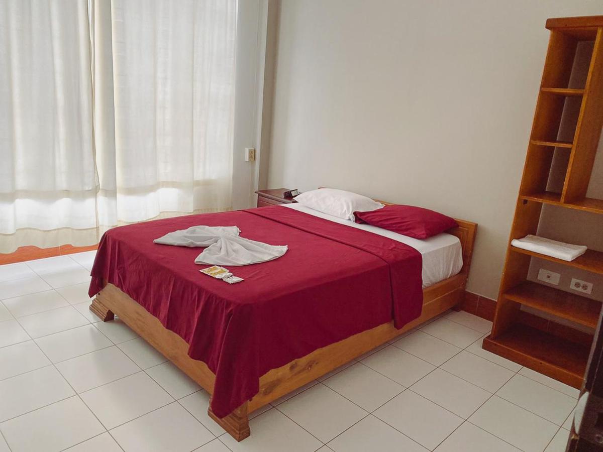 Hostal Casa Blanca Puerto Francisco de Orellana Eksteriør billede