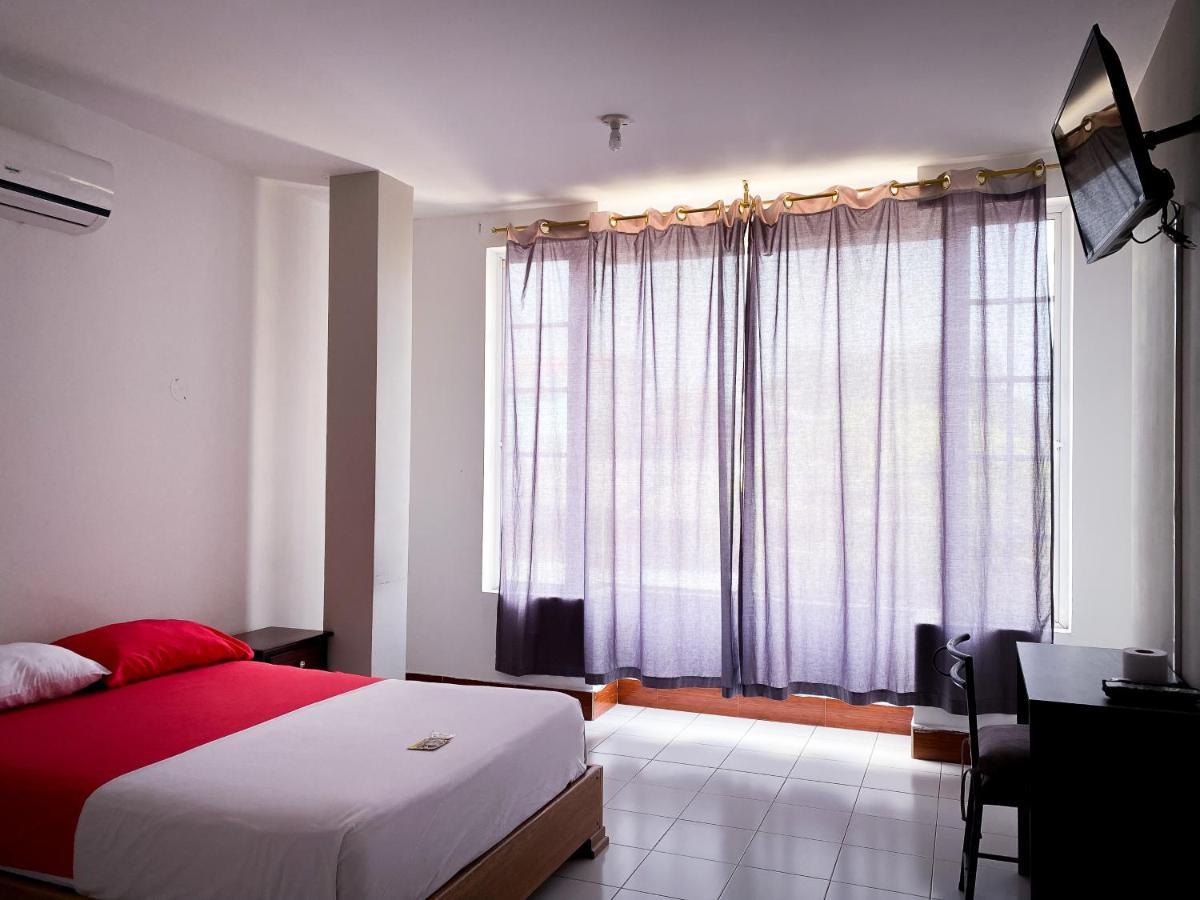 Hostal Casa Blanca Puerto Francisco de Orellana Eksteriør billede