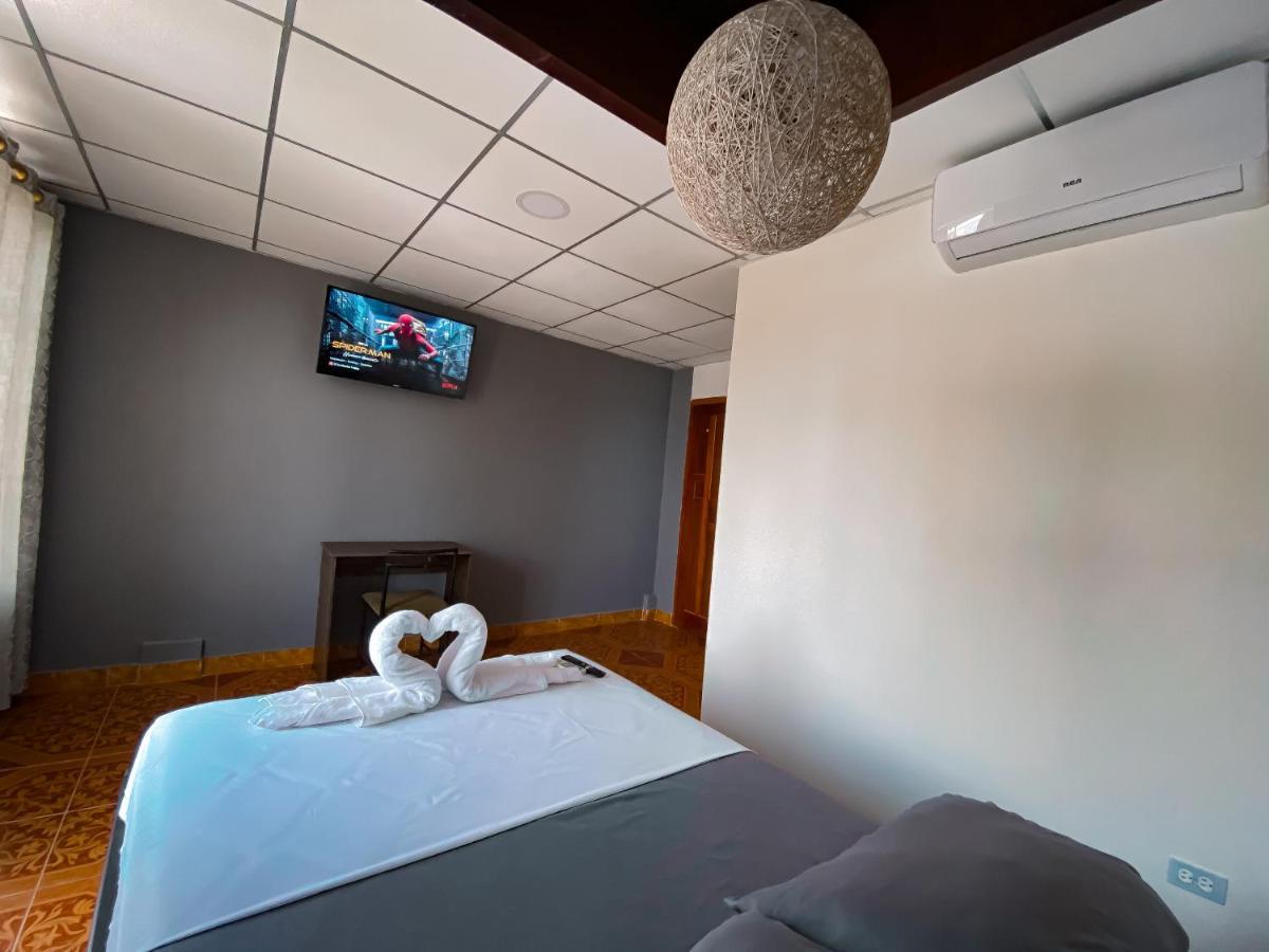 Hostal Casa Blanca Puerto Francisco de Orellana Eksteriør billede