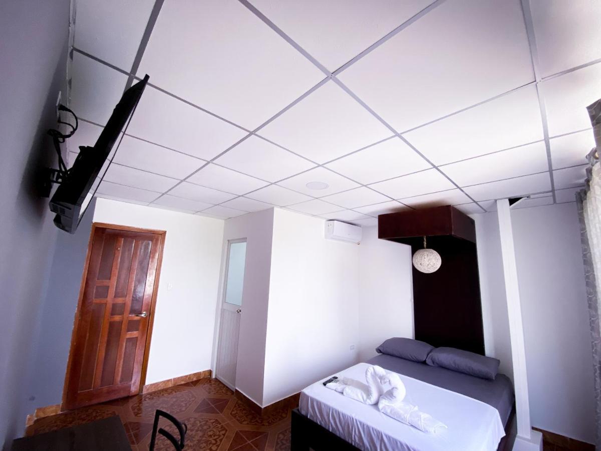 Hostal Casa Blanca Puerto Francisco de Orellana Eksteriør billede